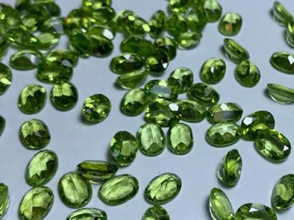 8월 탄생석 페리도트,