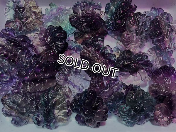 Photo4: 플로라이트 구미호  펜던트 목걸이용 조각 펜던트  10알 구매시 20% OFF : 사이즈 35mm x 너비:30mm x 두께:10mm (4)