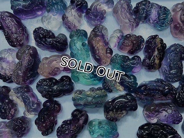 Photo4: 플로라이트 비휴 펜던트 목걸이/팔찌 용 조각 펜던트  10알 구매시 20% OFF, 사이즈 28mm x 너비:16mm x 두께:9.5mm (4)