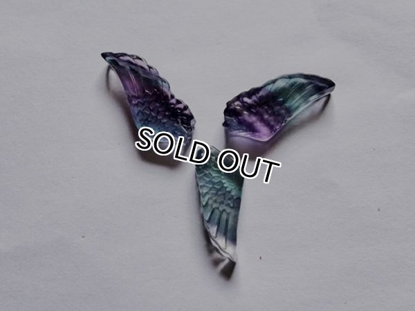 Photo2: 플로라이트 천사날개  펜던트 목걸이용 조각 펜던트  10알 구매시 20% OFF : 사이즈 30mm x 너비:12mm x 두께:7mm (2)