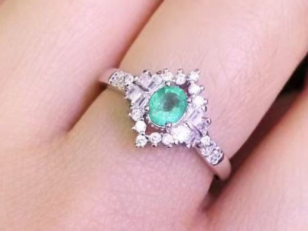 에메랄드 반지,