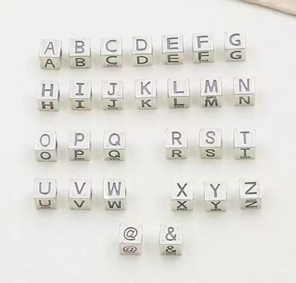 Photo2: 실버925 부품 DIY 26개 이니셜 영문 팔찌 목걸이 용 사각볼 구슬 펜턴트 (2)